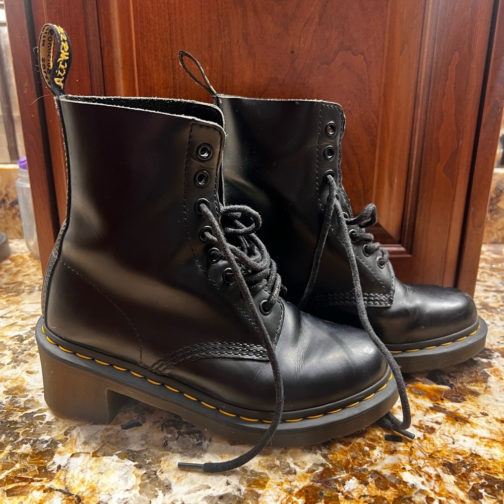 Dr. Martens Sanguine Bootie - Women's size 6